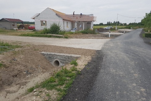 Obec Běrunice - Výstavba technické infrastruktury pro lokalitu domků - ul. U Kravína